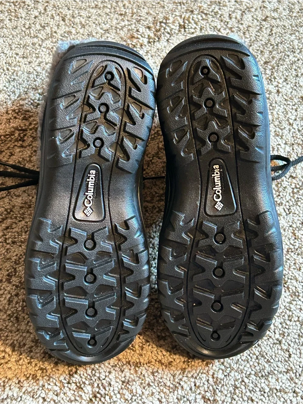 Columbia **never worn**